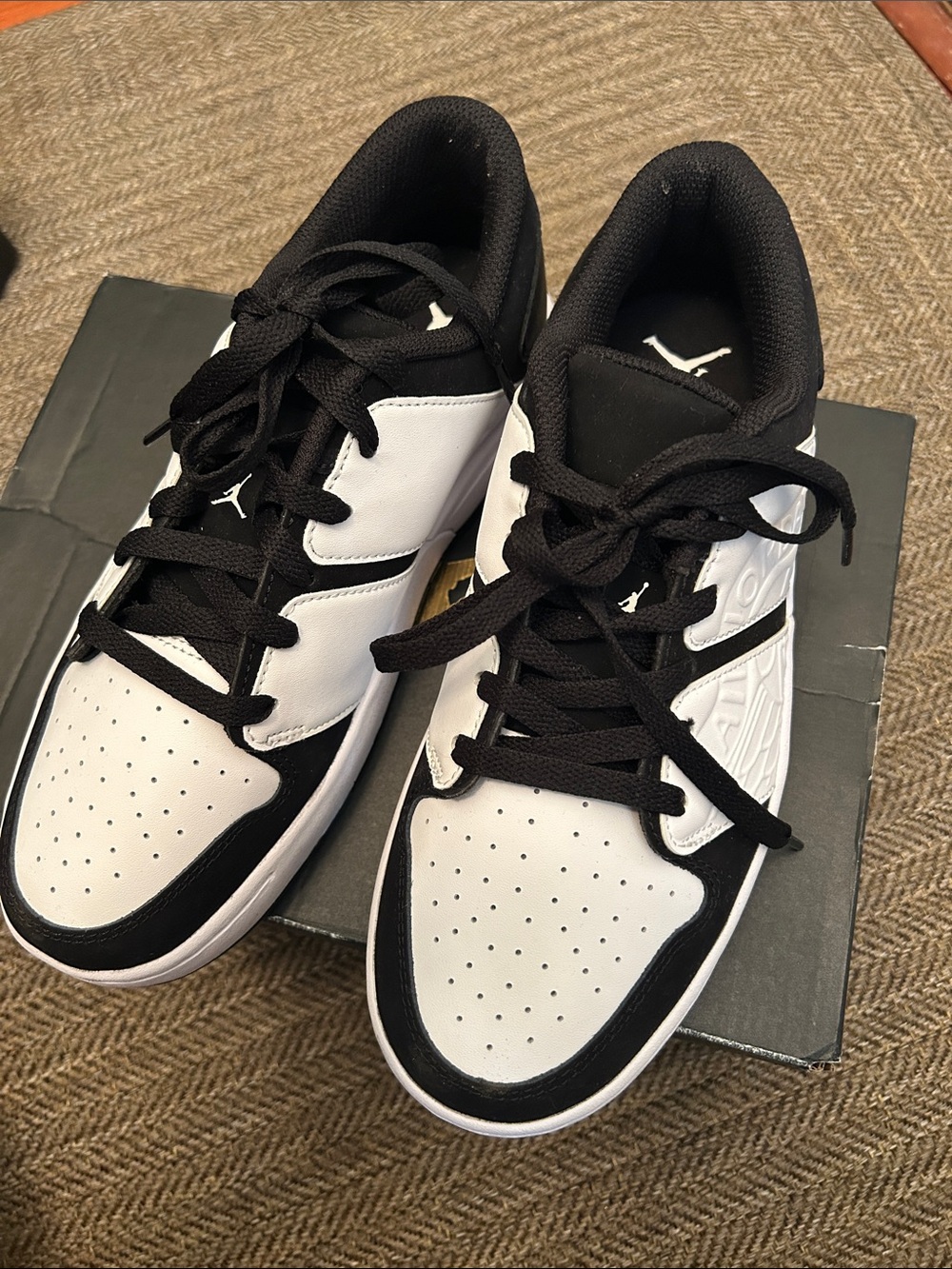 (NWT) Jordan NU Retro 1 low(GS)